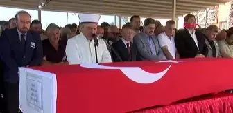 Şehit uzman çavuşun cenazesi, memleketi Sivas'ta toprağa verildi (2)