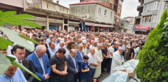 Trabzon'da kamyonet kazasında hayatını kaybeden 3 kişi toprağa verildi