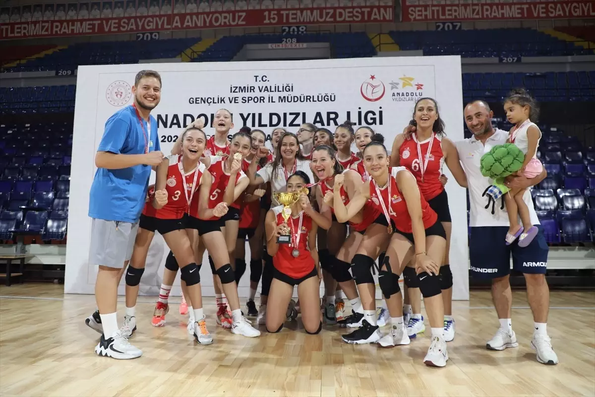 ANALİG Voleybol Türkiye Birinciliği İzmir'de Tamamlandı