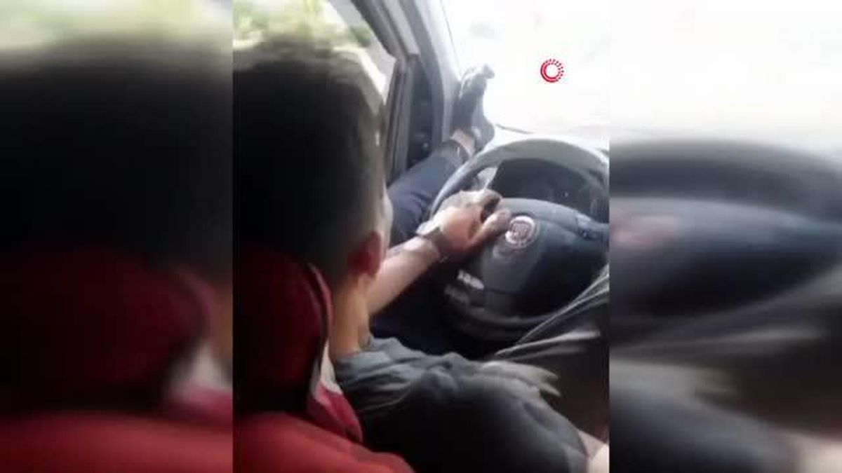 Ayaklarıyla otomobil sürdü...O anlar kamerada