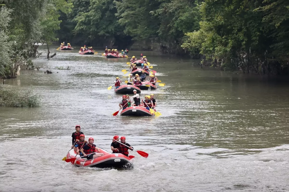 Düzce'de Rafting Tutkunlarına Adrenalin Dolu Deneyim