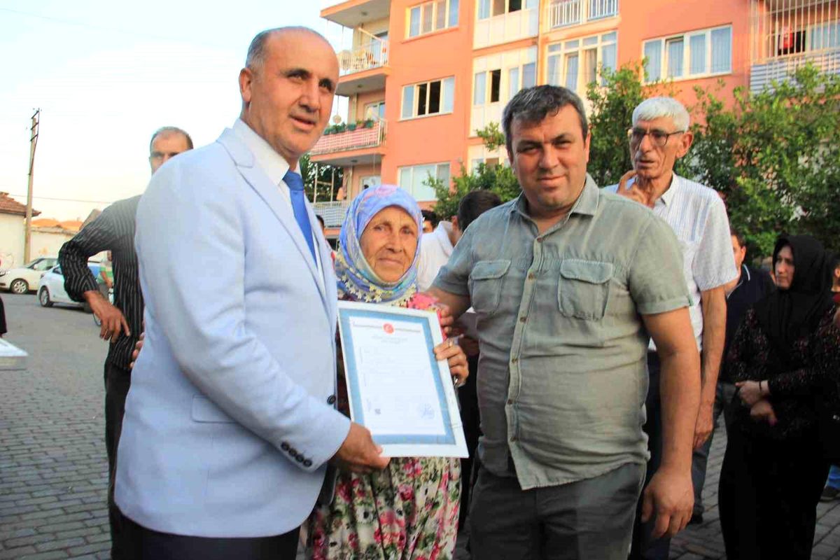 Aydın'ın Gerenkova Mahallesi'nde Tapu Sevinci
