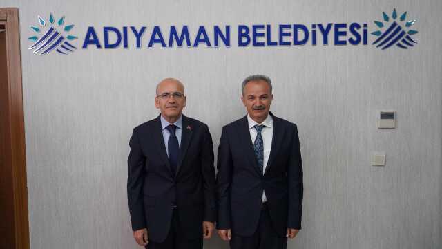 Hazine ve Maliye Bakanı Mehmet Şimşek, Adıyaman Belediyesini Ziyaret Etti Hazine ve Maliye Bakanı Mehmet Şimşek, Adıyaman Belediyesini Ziyaret Etti