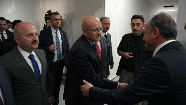 Hazine ve Maliye Bakanı Mehmet Şimşek, Adıyaman Belediyesini Ziyaret Etti Hazine ve Maliye Bakanı Mehmet Şimşek, Adıyaman Belediyesini Ziyaret Etti