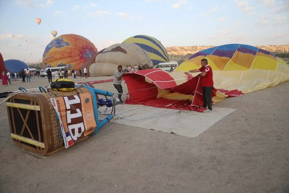 Kapadokya Balon ve Kültür Yolu Festivali'nde Figürlü Balonlar Gösteri Uçuşu Gerçekleştirildi