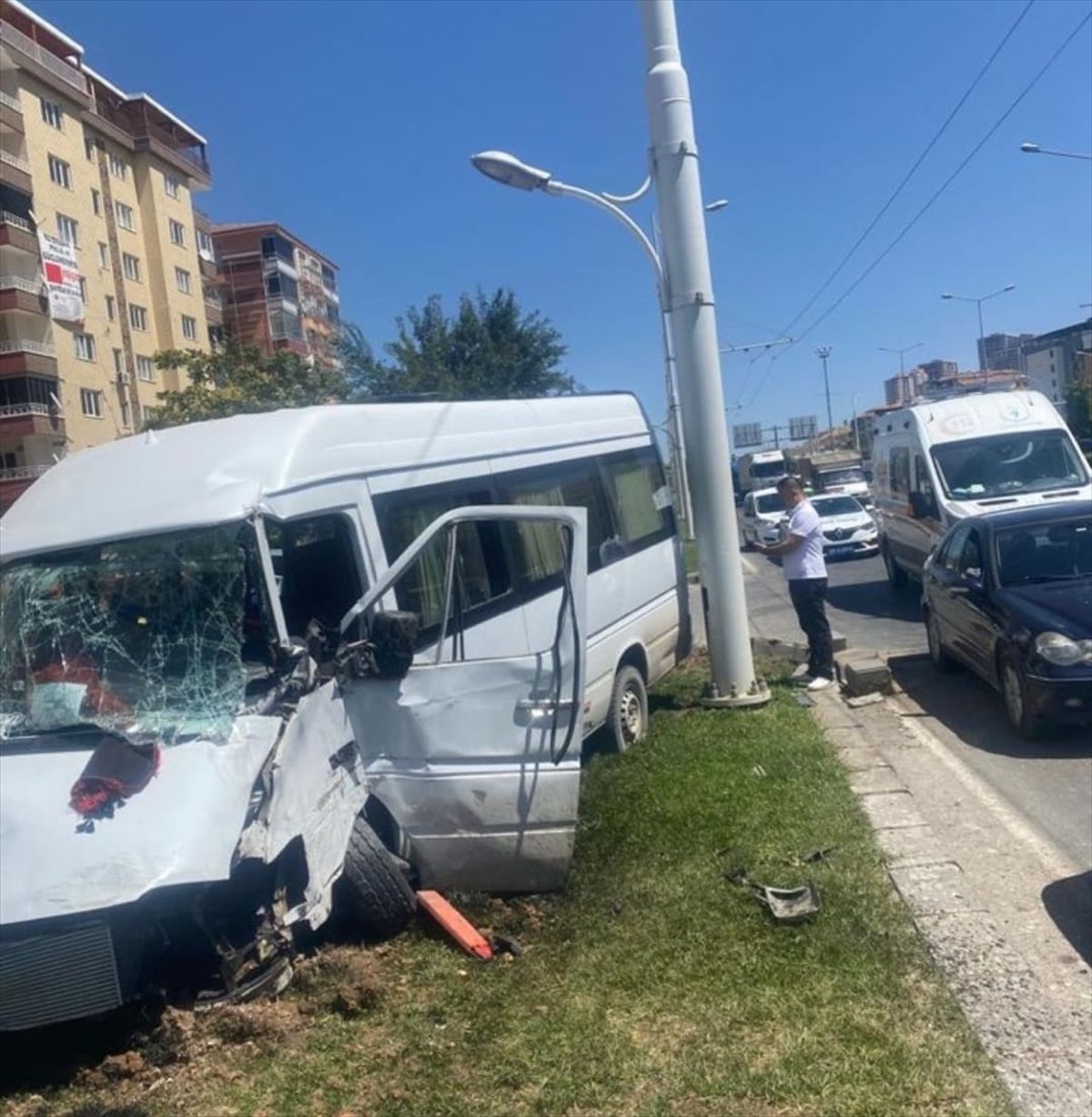 Malatya'da Servis Minibüsü Kaza Yaptı: 8 Yaralı