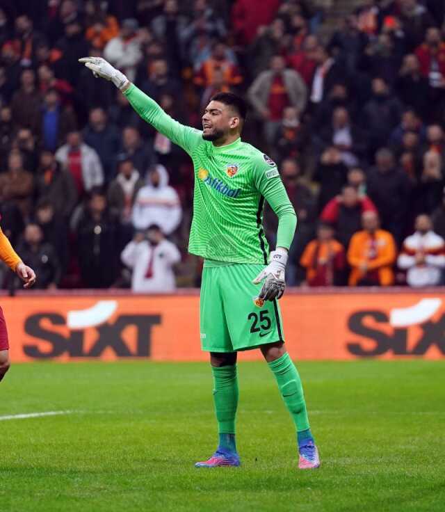 Son Dakika: Süper Lig'in ilk haftasında Galatasaray, Kayserispor'la deplasmanda golsüz berabere kaldı