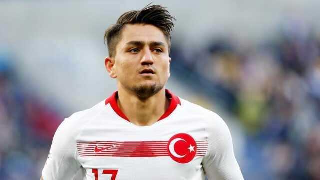 Yılan hikayesinde mutlu son! Cengiz Ünder, Fenerbahçe için İstanbul'a geliyor Yılan hikayesinde mutlu son! Cengiz Ünder, Fenerbahçe için İstanbul'a geliyor