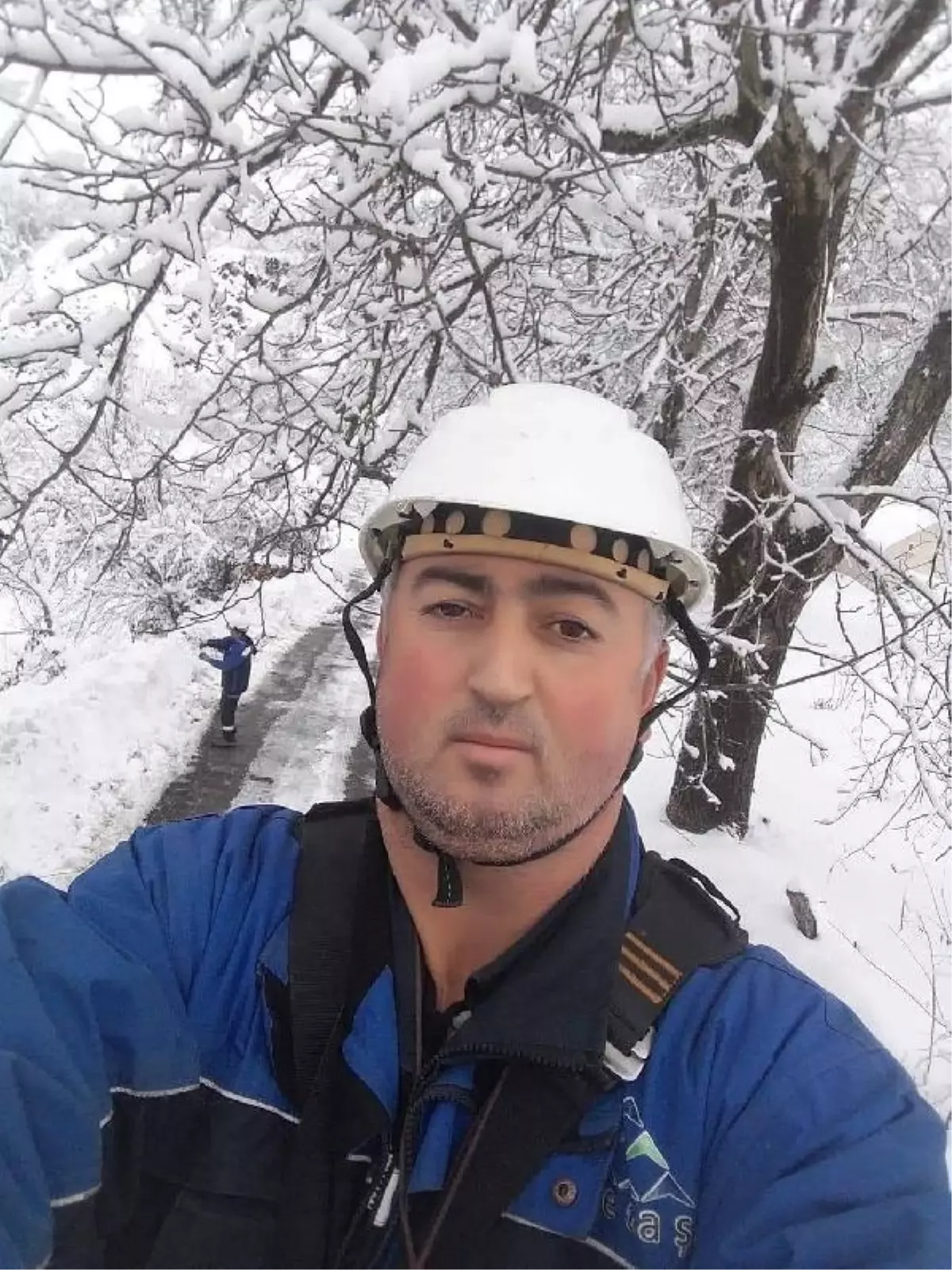 Elektrik Dağıtım Firması Çalışanı Akıma Kapılarak Hayatını Kaybetti