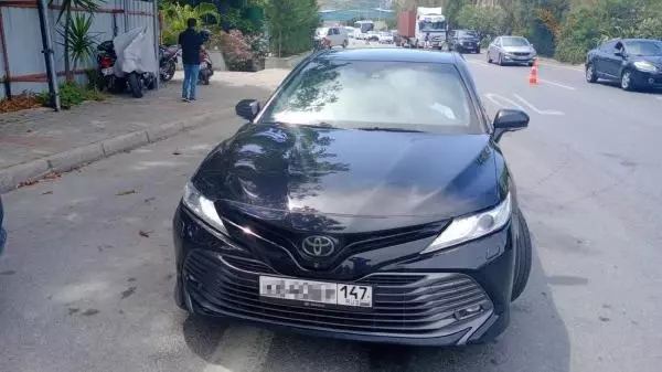 Antalya'da Rus ve Ukraynalılar kaçak taksicilik yapıyor! Yabancı plakalı çekici bile var Antalya'da Rus ve Ukraynalılar kaçak taksicilik yapıyor! Yabancı plakalı çekici bile var