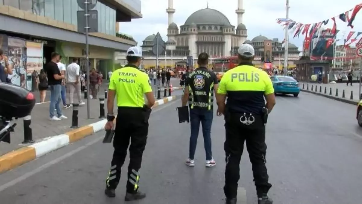 İstanbul'da Taksilere Yönelik Denetimlerde 10 Sürücüye Ceza Yazıldı