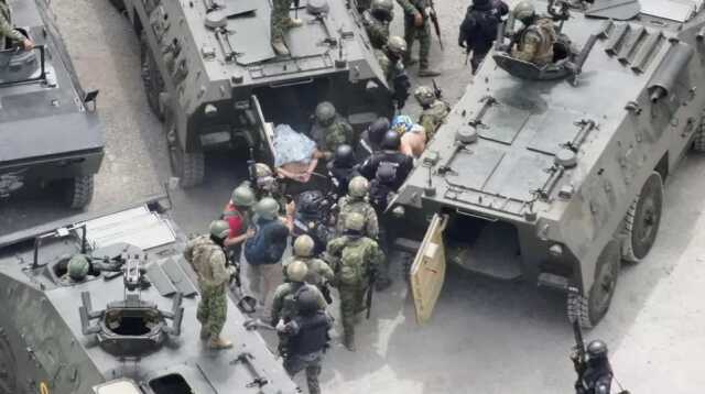 Ekvador'da cezaevinde tutulan 'Fito' lakaplı çete lideri, 4 bin polis ve askerle nakledildi