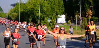 Ulusal ve Uluslararası Sporcuların Katıldığı 4. Uluslararası Eskişehir Yarı Maratonu Tamamlandı