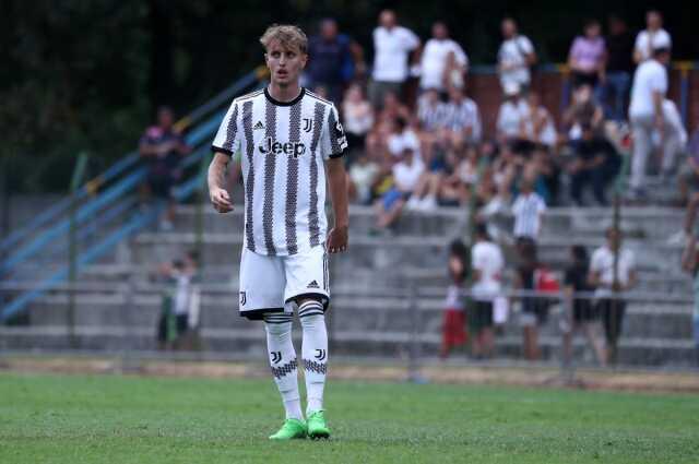 Fenerbahçe bu sezon çok başka! Bu kez radarlarına Juventus'un yıldızını aldılar Fenerbahçe bu sezon çok başka! Bu kez radarlarına Juventus'un yıldızını aldılar