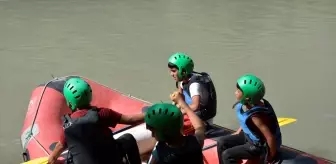 Hakkari Rafting Takımı Anadolu Yıldızları Türkiye Şampiyonası'na Hazırlanıyor