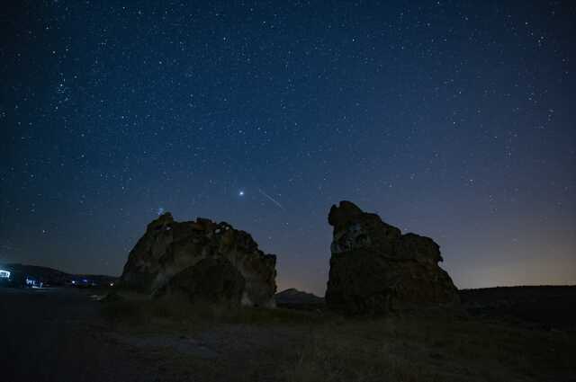 Her şey Perseid meteor yağmurunu izleyebilmek için! Türkiye'nin dört bir yanında vatandaşlar geceyi karanlık tepelerde geçirdi
