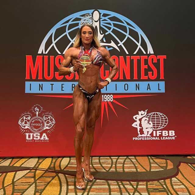 Zafer Partisi İl Başkan Yardımcısı Öykü Başar, vücut geliştirmede dünya şampiyonu oldu Zafer Partisi İl Başkan Yardımcısı Öykü Başar, vücut geliştirmede dünya şampiyonu oldu