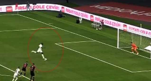 Aboubakar kaçırdığı penaltıyı izle! Aboubakar penaltı vuruş VİDEOSU!