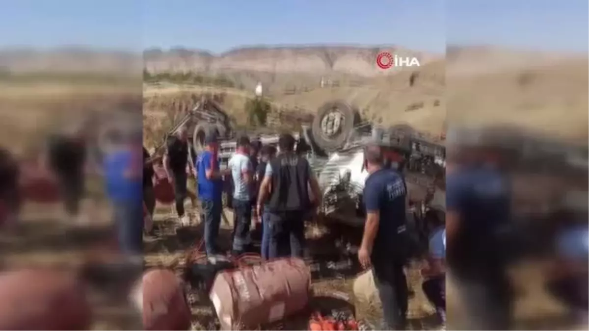 Kamyonet Şarampole Yuvarlandı: 1 Ölü, 1 Yaralı
