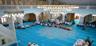 Kur'an-ı Kerim'i Yüzünden Güzel Okuma Yarışması Bölge Finali Hakkari'de Yapıldı