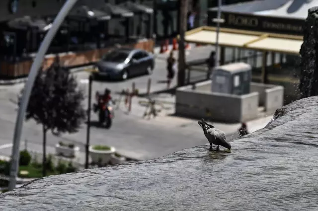 Türkiye'yi Etkisi Altına Alan Sıcak Hava Dalgası Devam Ediyor Türkiye'yi Etkisi Altına Alan Sıcak Hava Dalgası Devam Ediyor