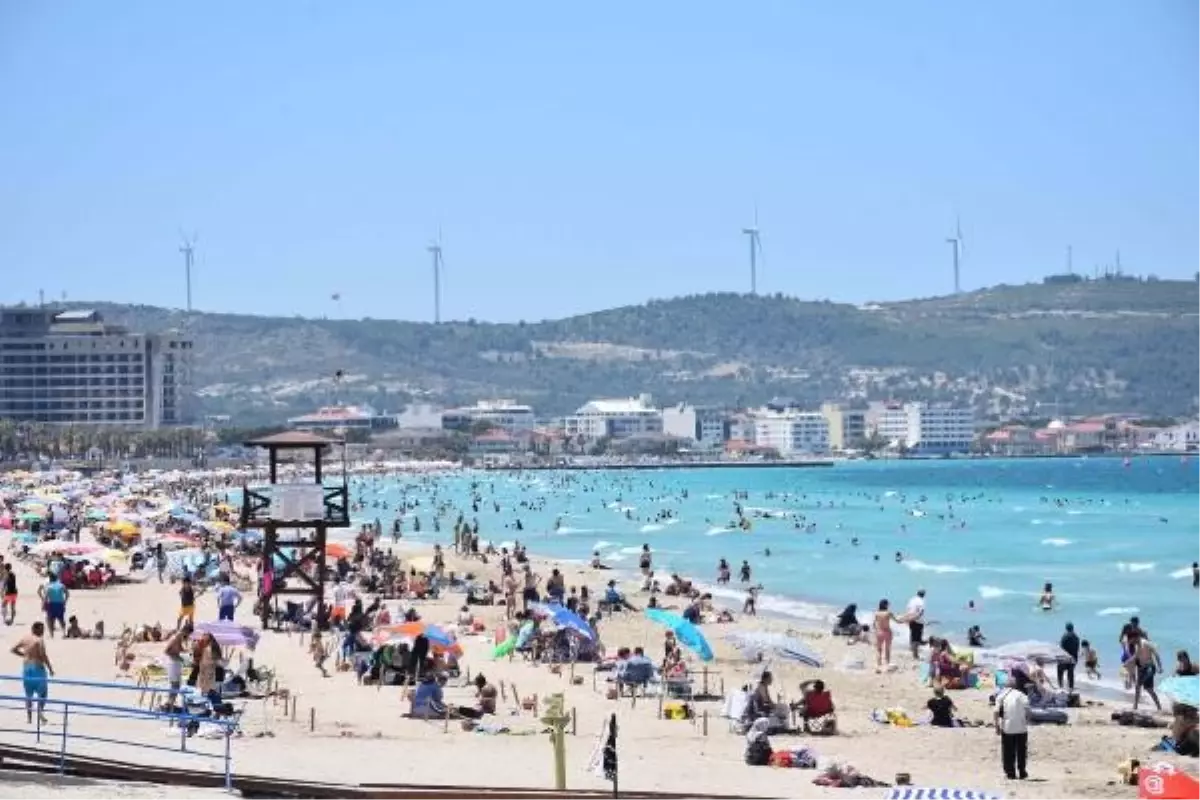Çeşme'deki beach club'ların giriş ücretleri 300 TL'den başlıyor
