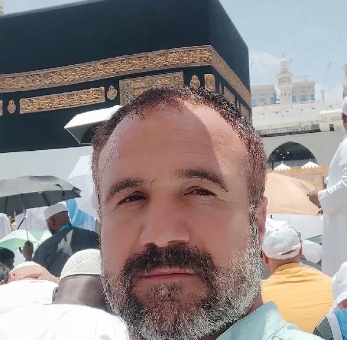 Diyarbakır'da Elektrik Direğine Çıkan Kişi Akıma Kapılarak Hayatını 