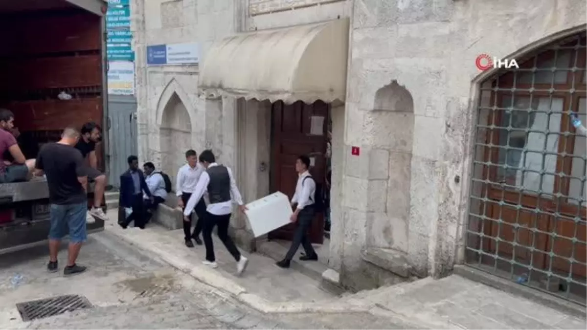 Eyüpsultan'da sözleşmesi biten yurt ekipler tarafından boşaltıldı