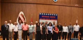 Eskişehir Büyükşehir Belediye Başkanı Yılmaz Büyükerşen'e Teşekkür Plaketi Verildi