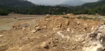 Osmaniye'de Yayla Sakinleri Defne Yaprağı Kurutma Fabrikasına Karşı Çıkıyor