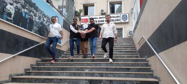 Kadıköy'de Tartışma Sonucu Kadın Pencereden Atılarak Öldürüldü