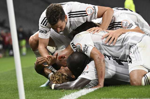 Rıdvan Dilmen, Beşiktaş'ın şampiyonluk şansını canlı yayında verdi! Tek bir şartı var