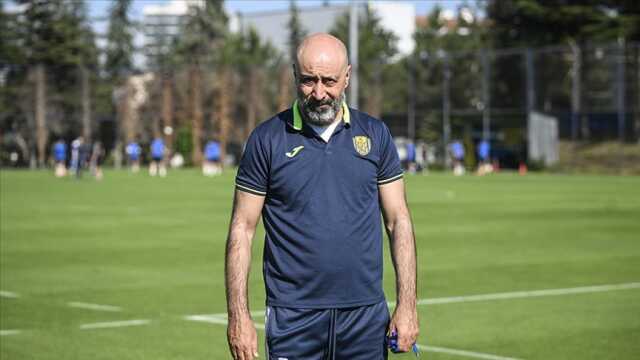 'Türk çocuğu sahada olacak' diyen Tolunay Kafkas'ın maç kadrosunda olay detay! Tepkiler çığ gibi