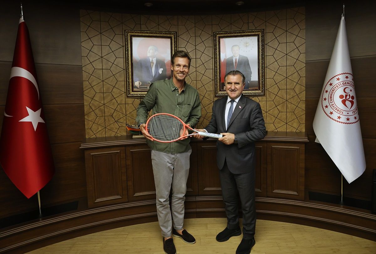 Gençlik ve Spor Bakanı Osman Aşkın Bak, Çek tenisçi Tomas Berdych ile bir araya geldi