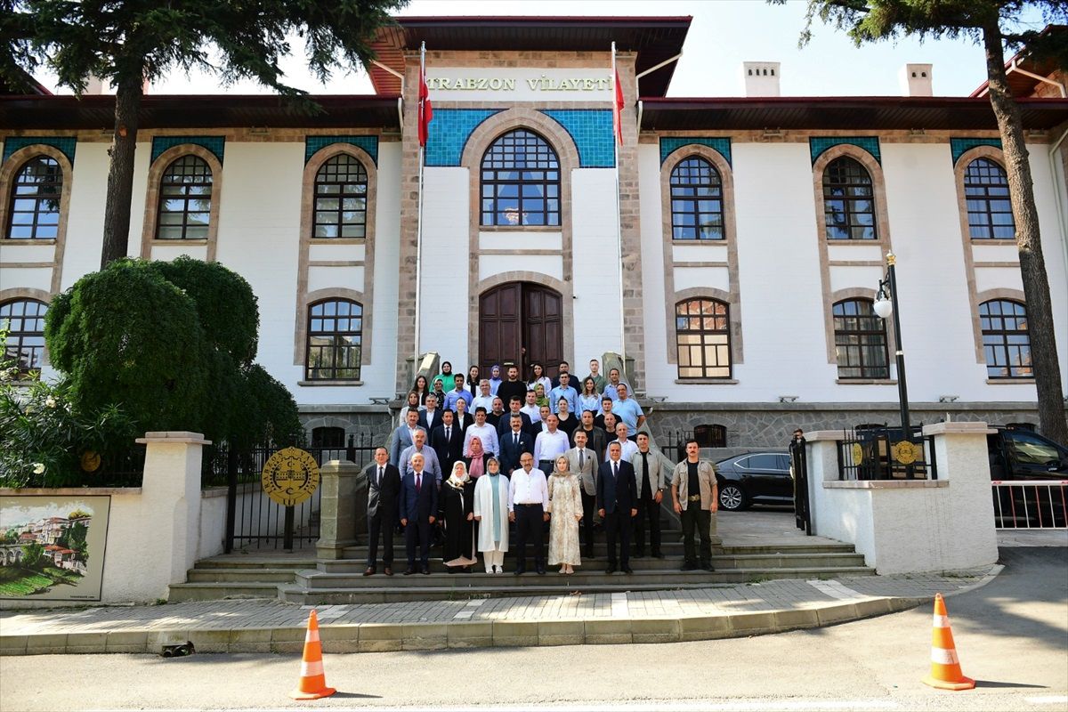 Balıkesir Valiliğine atanan İsmail Ustaoğlu, Trabzon'dan uğurlandı
