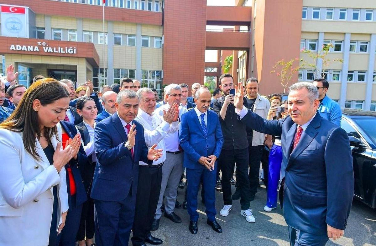 İzmir ve Adana Valilikleri Değişti