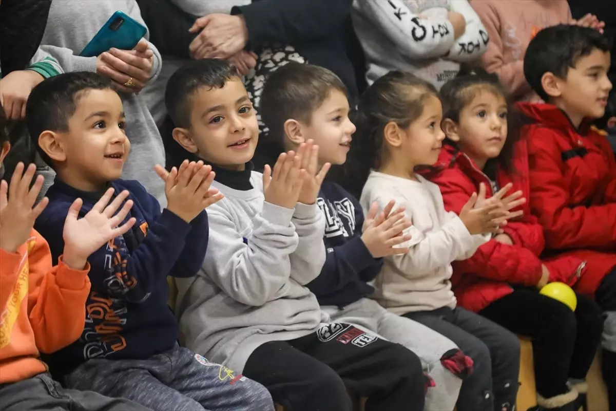 Gaziantep Tomurcukları Projesi ile 15 Bin 689 Depremzede Çocuğa Destek