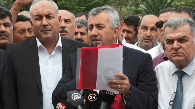 Halk otobüsü şoförleri İBB önünde eylem yaptı: Paramızı alamıyoruz, hizmet duracak Halk otobüsü şoförleri İBB önünde eylem yaptı: Paramızı alamıyoruz, hizmet duracak