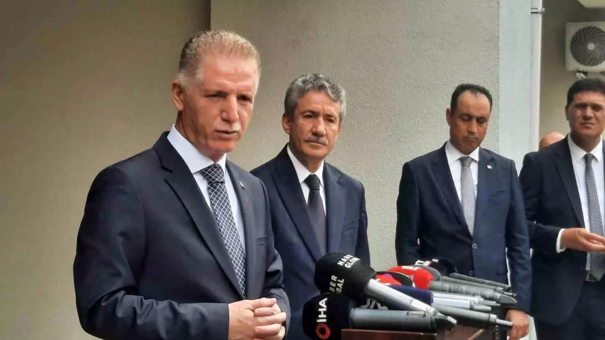 İstanbul Valisi Davut Gül, Hasköy Ortaokulu'nda incelemelerde bulundu