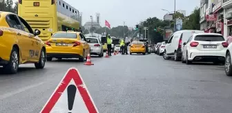 Kadıköy'de Taksicilere Emniyet Kemeri Denetimi