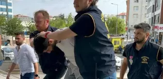 Elektrik süpürgesi kablosuyla kız arkadaşını boğarak öldüren şüpheli adliyeye sevk edildi