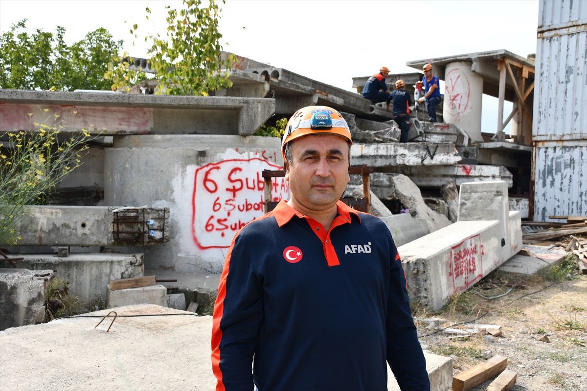 Arama Kurtarma Teknisyenleri Deprem Deneyimlerini Anlattı