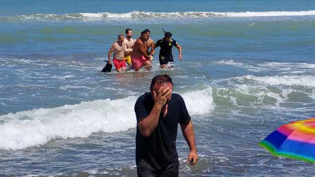 Samsun'da denize giren 3 çocuktan 1'i boğularak hayatını kaybetti