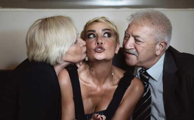 Sıla'nın annesi neden hastaneye kaldırıldı, hastalığı nedir? Şarkıcı Sıla'nın annesi kimdir?