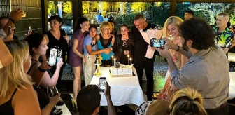 Menajer Tümay Özokur Yeni Yaşını Ünlü Dostlarıyla Kutladı