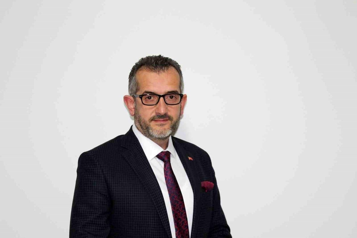 AK Parti'de İlçe Başkanları İstifa Etmeye Başladı