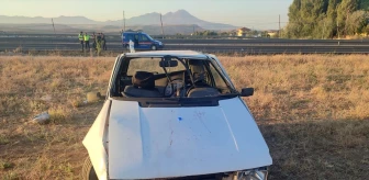 Aksaray'da Otomobil Şarampole Devrildi: 3'ü Çocuk 5 Kişi Yaralandı