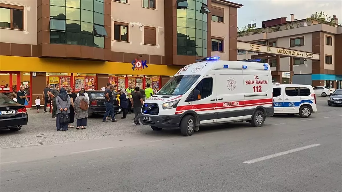 Düzce'de motosikletle otomobilin çarpışması sonucu 1 kişi yaralandı