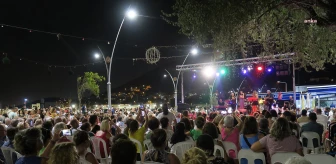 Grup Elia Foça Belediyesi Yaz Konserleri'nde Sahne Aldı