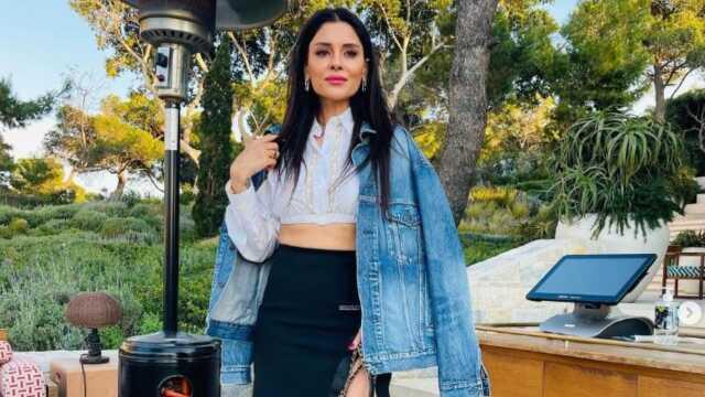 Serdar Ortaç'a göbeğinden zeytin yedirmişti! 'Karabiber' İlknur Soydaş son haliyle şaşırttı! 'Sen yaşlanmadın mı yahu?'